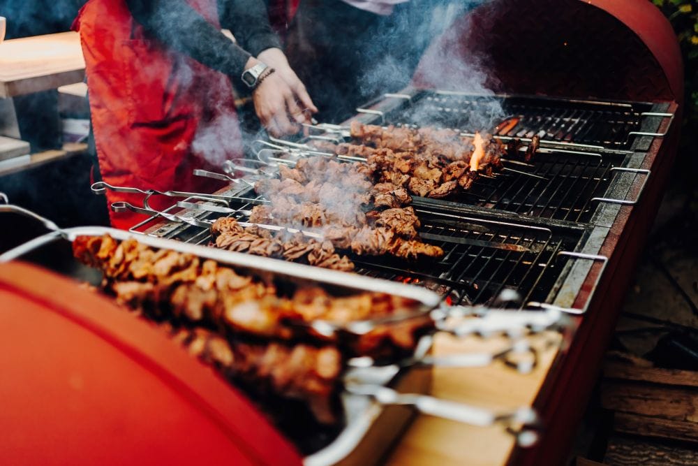 Leipzig Eventlocation mit Grill und Festzubehör für unvergessliche Veranstaltungen.